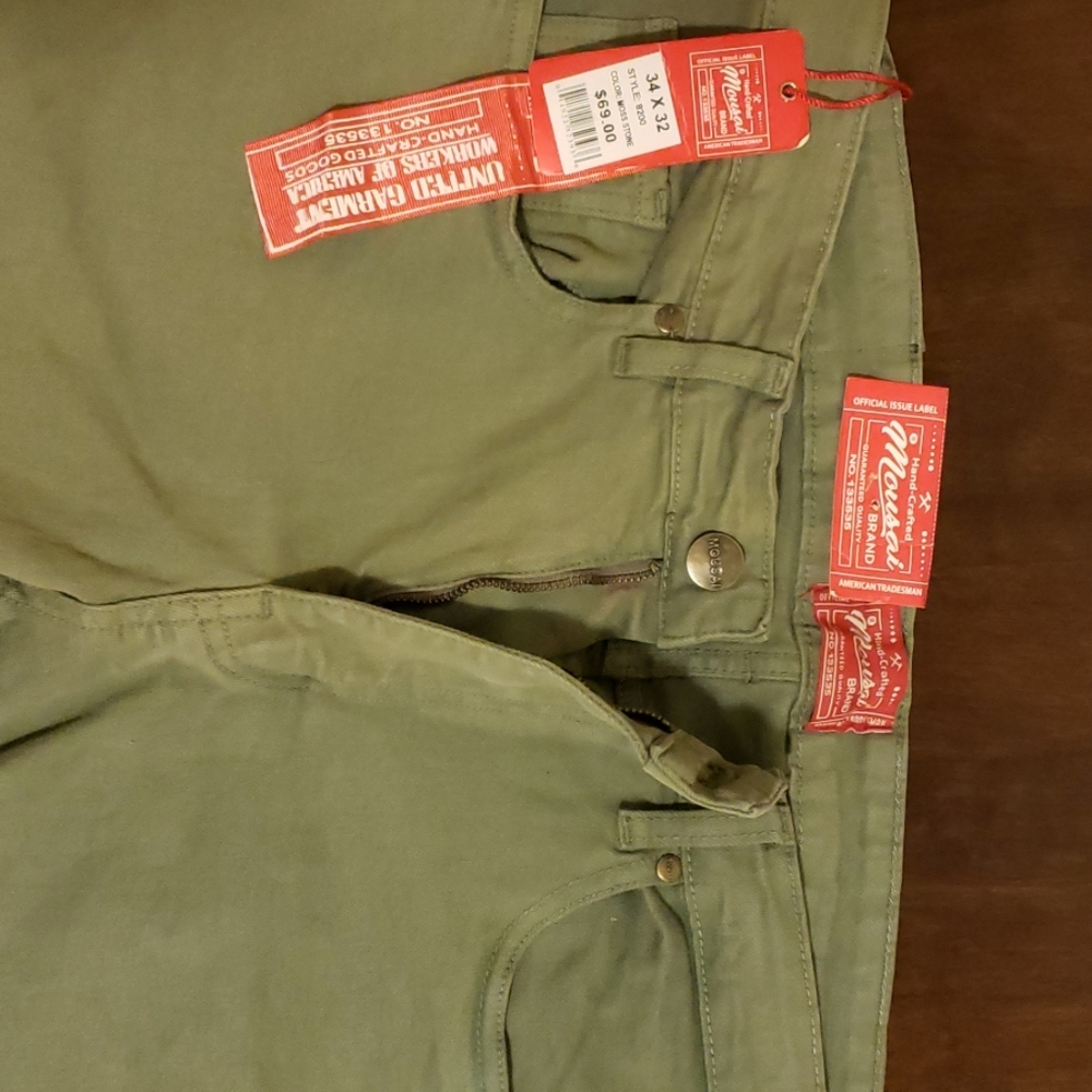 Mousai Chinos